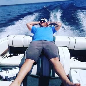 Meet your Posher, Max